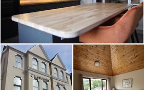Crawford House - Scholarlee Living Apartments
